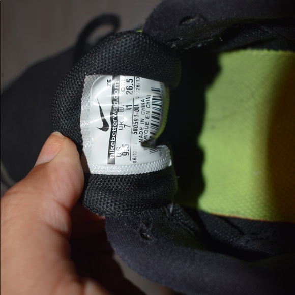 Women’s Nike Shoes - Picture 5 of 6